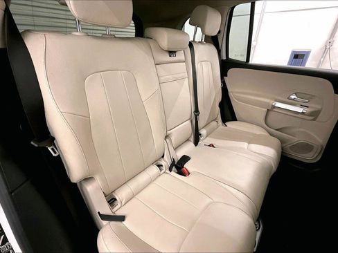 Used 2021 Mercedes-Benz GLB 250 4MATIC image 26