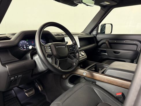 Used 2024 Land Rover Defender 110 X AWD/4WD image 4