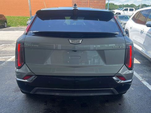 Used 2025 Cadillac Optiq Sport 2 w/ LPO, Floor Liner Package AWD/4WD image 6