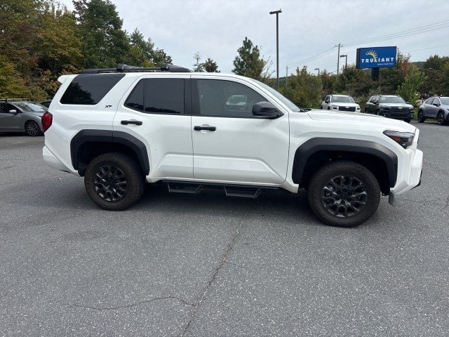 Used 2026 Toyota 4Runner SR5 AWD/4WD image 7
