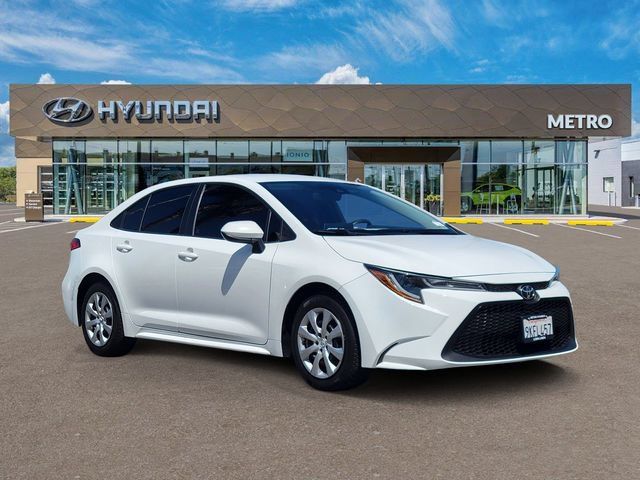 Used 2021 Toyota Corolla LE FWD image 1