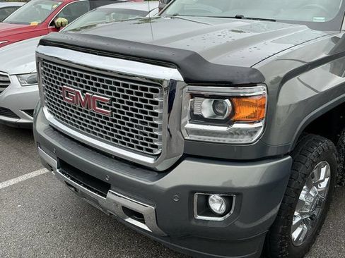 Used 2017 GMC Sierra 2500 Denali w/ Suspension Package, Off-Road AWD/4WD image 16