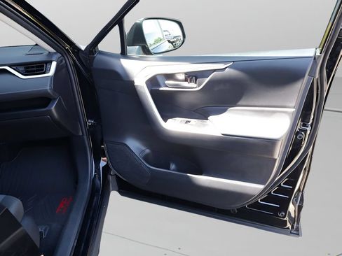 Certified 2025 Toyota RAV4 XLE AWD/4WD image 13