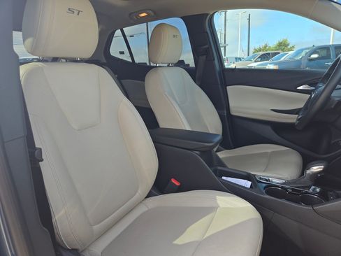 Certified 2025 Buick Encore GX Sport Touring w/ Experience Buick Package FWD image 27