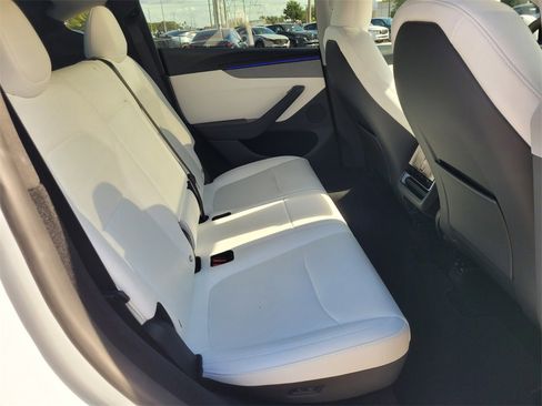 Used 2026 Tesla Model Y Long Range image 15