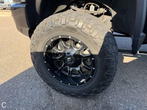 Used 2021 Chevrolet Silverado 2500 LT w/ Midnight Edition image 6