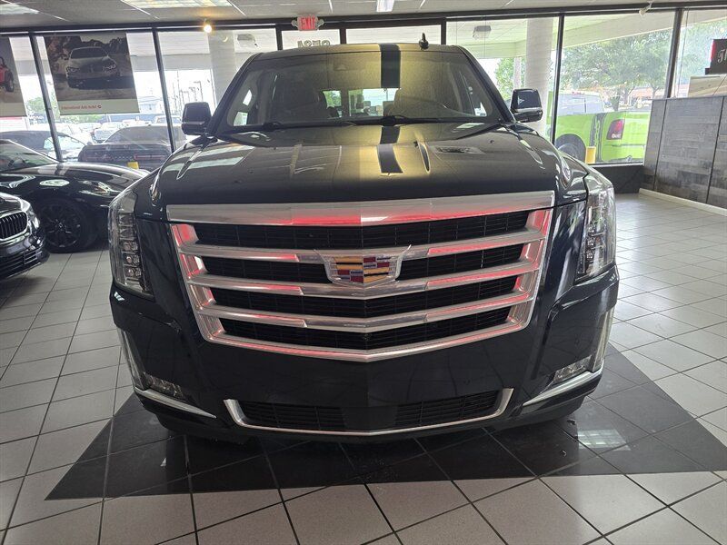 Used 2018 Cadillac Escalade Premium Luxury AWD/4WD image 2
