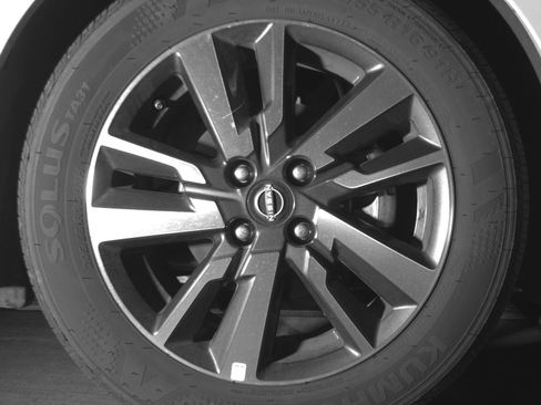 Used 2025 Nissan Versa SV FWD image 13