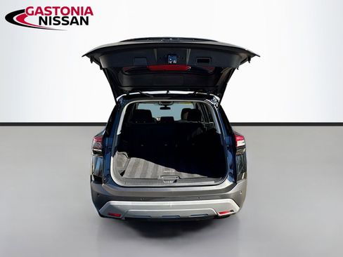 Used 2023 Nissan Rogue SV image 33