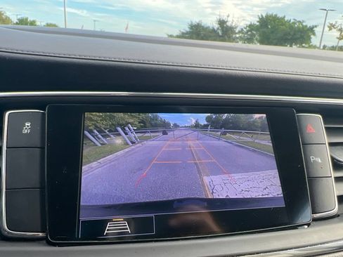 Used 2020 Buick Enclave Essence FWD image 31