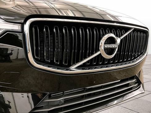 Used 2021 Volvo XC60 T5 Momentum w/ Premium Package AWD/4WD image 29
