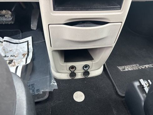 Used 2012 Dodge Grand Caravan SE image 16