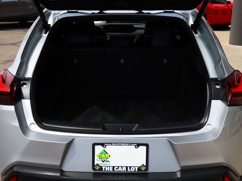 Used 2019 Lexus UX 200 w/ Premium Package FWD image 23