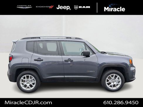 Certified 2021 Jeep Renegade Sport w/ Sport Appearance Group image 8