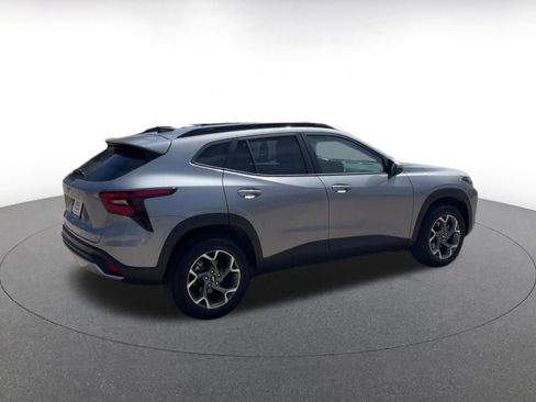 Used 2025 Chevrolet Trax LT w/ LT Convenience Package image 15