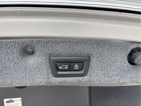 Used 2014 BMW 750i RWD image 49