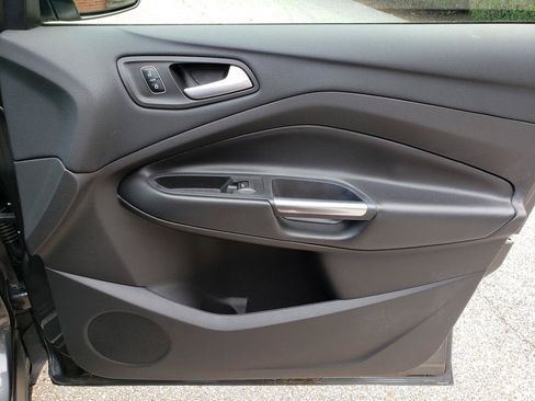Used 2017 Ford Escape SE FWD image 18