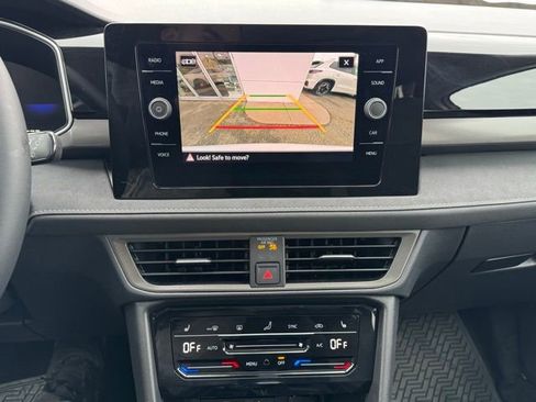 New 2026 Volkswagen Taos SE image 31