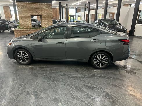 Used 2021 Nissan Versa SV image 8