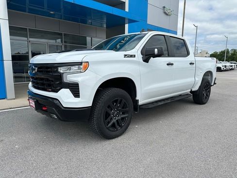 Used 2025 Chevrolet Silverado 1500 LT Trail Boss w/ Convenience Package II AWD/4WD image 1