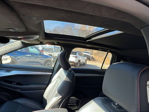 Used 2024 Jeep Wagoneer Launch Edition image 19