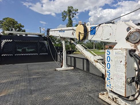 Used 2016 Ford F550 4x4 Regular Cab Super Duty image 12
