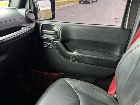 Used 2017 Jeep Wrangler Unlimited Rubicon image 26