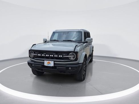Used 2023 Ford Bronco Outer Banks AWD/4WD image 3