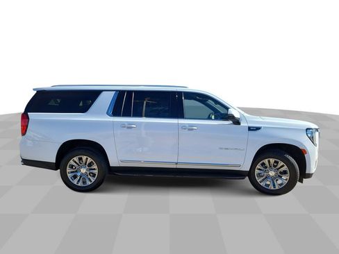 Used 2023 GMC Yukon XL Denali image 9