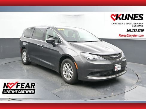 Used 2023 Chrysler Voyager LX FWD image 1