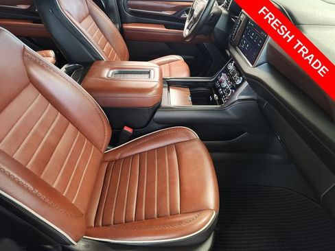 Used 2024 GMC Yukon XL Denali Ultimate AWD/4WD image 13