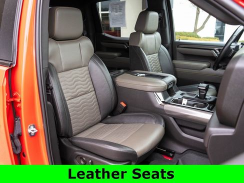 Used 2022 Chevrolet Silverado 1500 ZR2 w/ Technology Package image 9