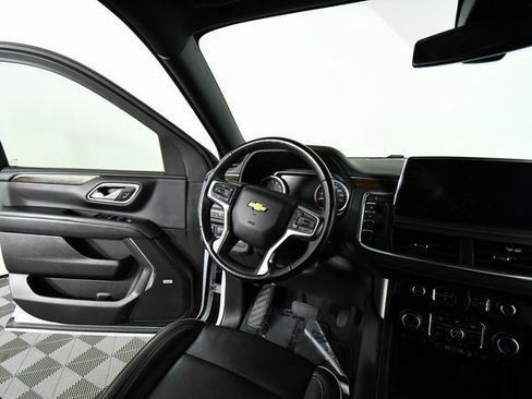 Used 2021 Chevrolet Suburban Premier image 19