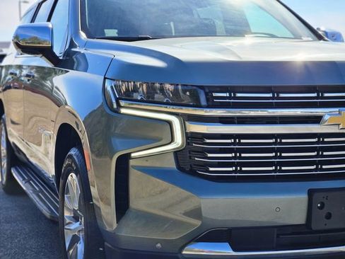 Used 2023 Chevrolet Suburban Premier RWD image 9