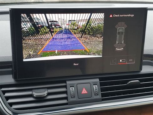 Used 2024 Audi Q5 2.0T Premium image 3