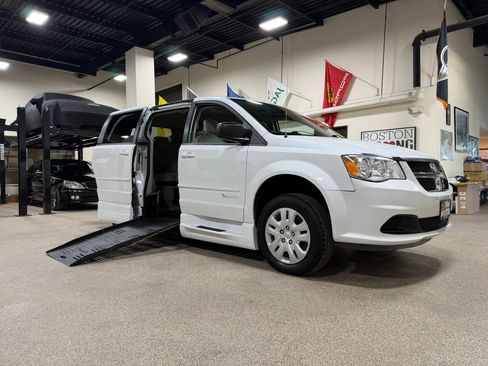 Used 2015 Dodge Grand Caravan SE w/ Quick Order Package 29E SE FWD image 45