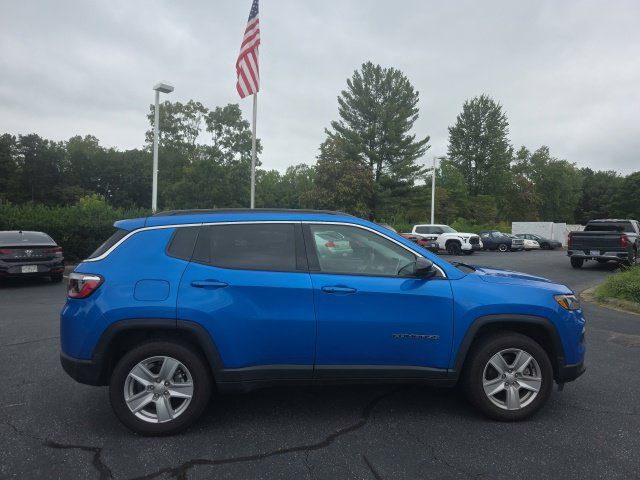 Used 2022 Jeep Compass Latitude w/ Convenience Group AWD/4WD image 9