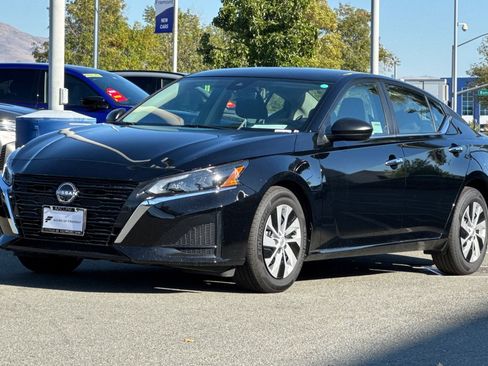 Used 2025 Nissan Altima 2.5 S image 8