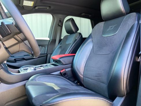 Used 2022 Ford Edge ST w/ Equipment Group 401A AWD/4WD image 15