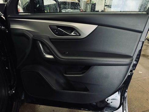 Used 2025 Chevrolet Blazer LT image 14