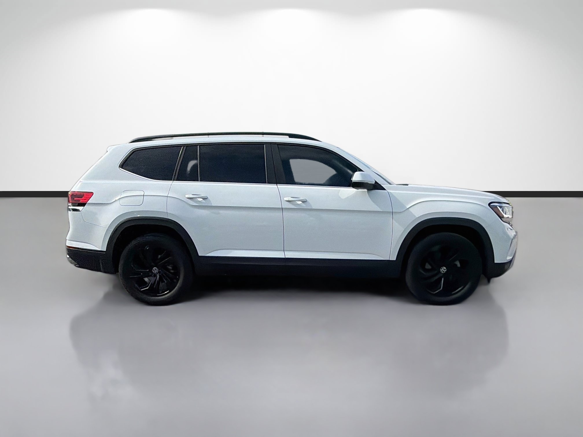 Used 2022 Volkswagen Atlas SE FWD image 2