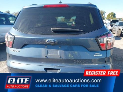 Used 2018 Ford Escape SE image 32