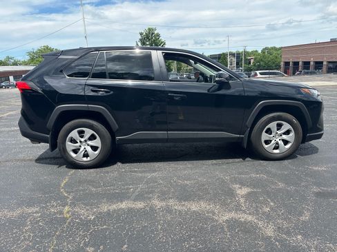 Used 2024 Toyota RAV4 LE AWD/4WD image 9