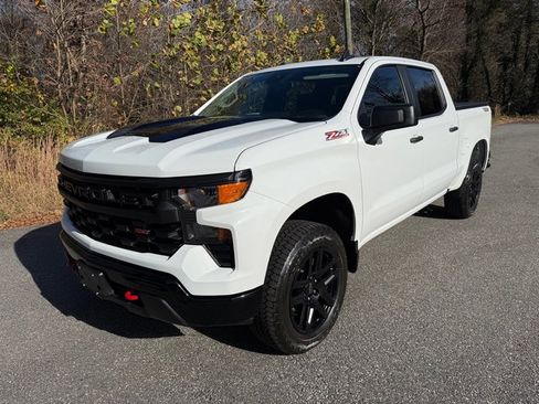 Used 2024 Chevrolet Silverado 1500 Custom Trail Boss image 2