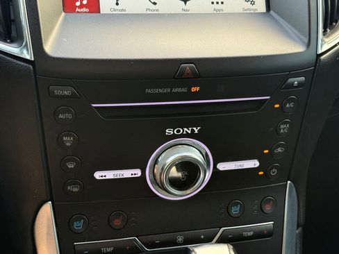 Used 2018 Ford Edge Titanium w/ Equipment Group 301A image 17