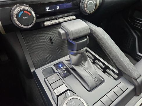 Used 2025 Toyota Tacoma SR5 AWD/4WD image 12