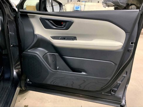 Certified 2025 Subaru Forester image 22