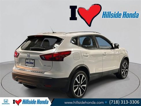 Used 2017 Nissan Rogue Sport SL image 5