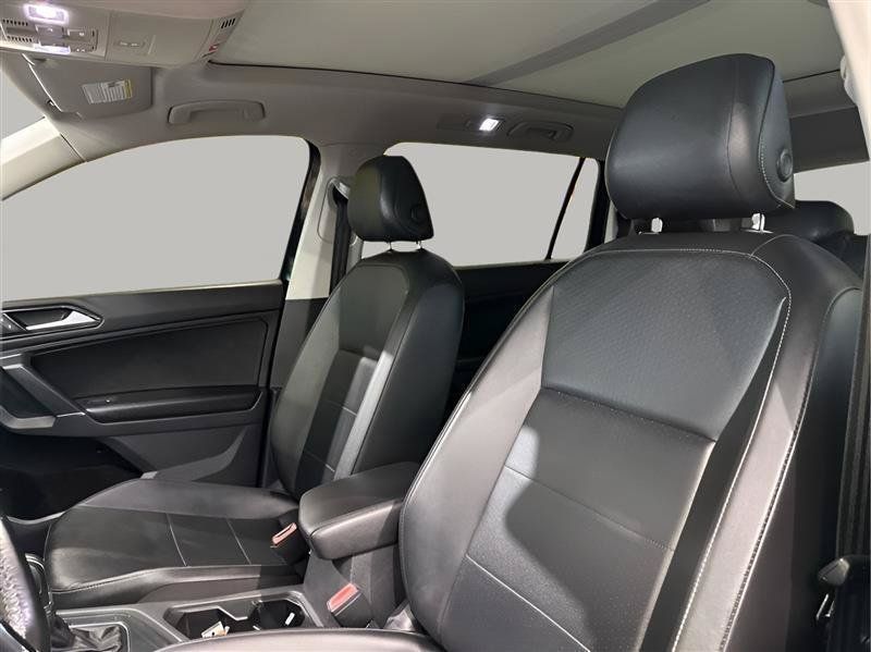 Used 2018 Volkswagen Tiguan SEL FWD image 10