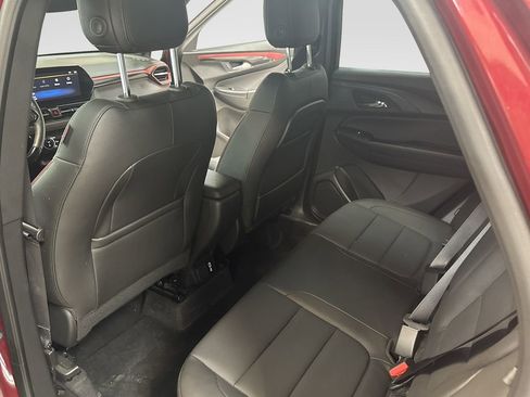 Used 2025 Chevrolet TrailBlazer RS w/ Convenience Package FWD image 12